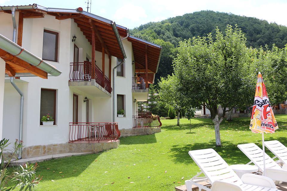 By The River Hotel Complex Balkanec Kültér fotó