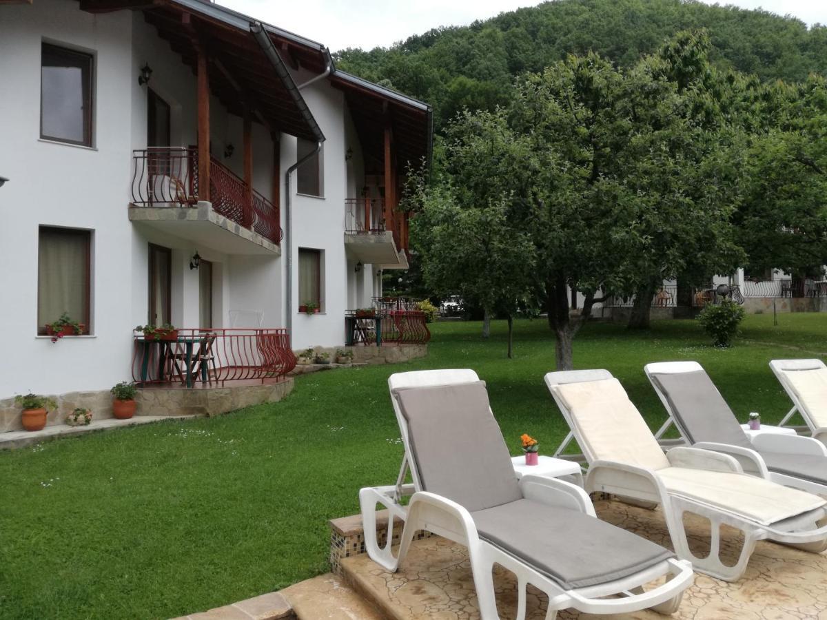 By The River Hotel Complex Balkanec Kültér fotó